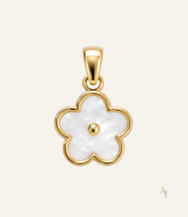 9KT Yellow Gold Mother of Pearl Flower Pendant